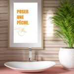 Mise en situation Frame mockup on the bathroom de Poser une pêche.