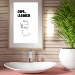 Mise en situation Frame mockup on the bathroom de Oups … la loose !