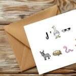 Mise en situation Blank Greeting Card with Envelope Mockup on Wooden Background for Custom Design2 de Rébus Joyeux Anniversaire